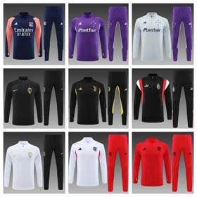 Klassischer Trainingsanzug-1598  