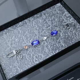 Louis Vuitton LV Diamant Zauber Kette Tasche Dekoration doppelte Federschnalle Kette Anhänger-3659  