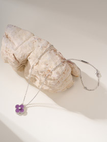 Van Cleef & Arpels Violett Stein Vier-Blatt-Kleie Einzelblume Diamant Halskette-3907